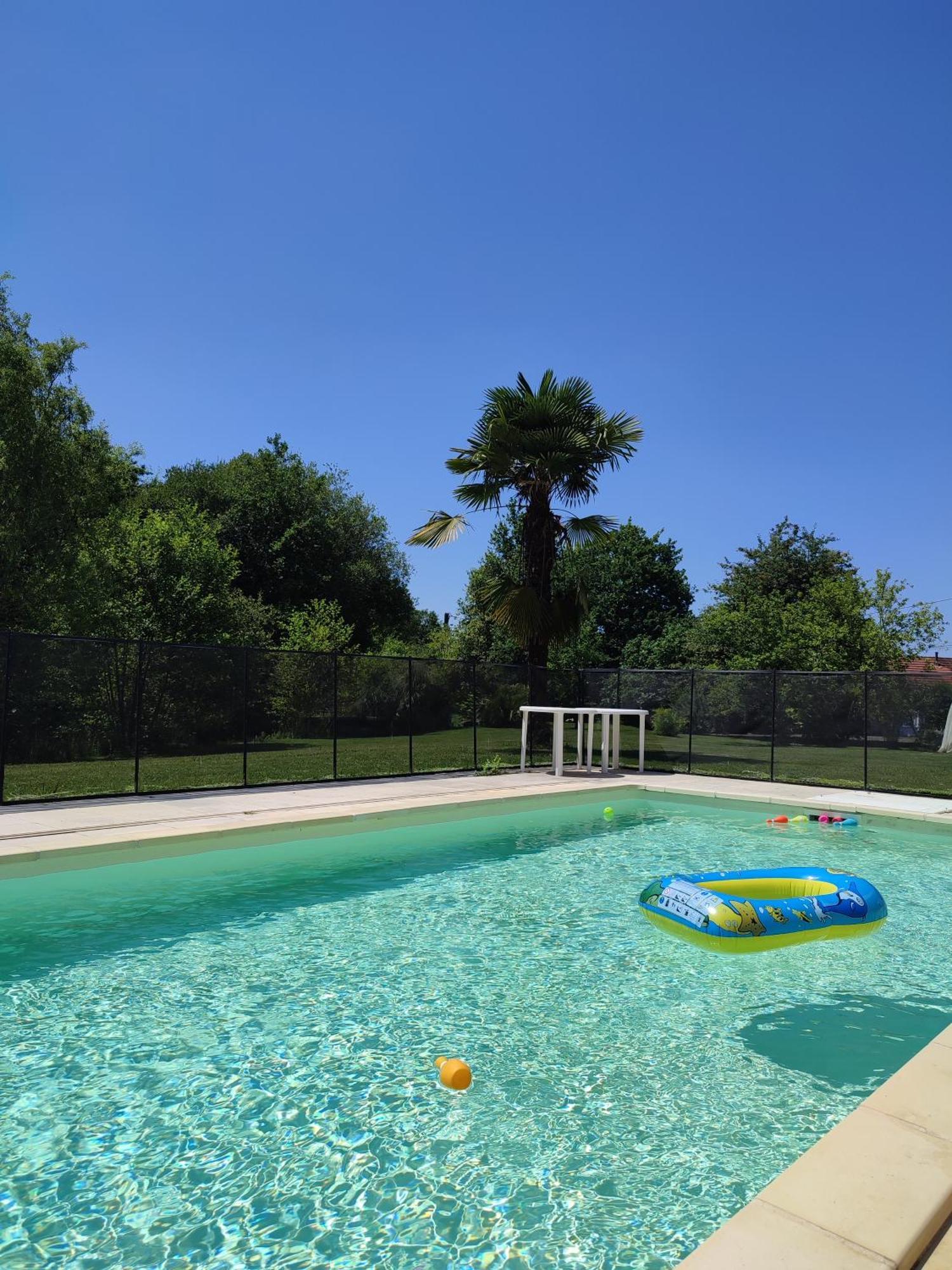 De Couleurs Et D'Eau Fraiche Bed & Breakfast Navarrenx Luaran gambar